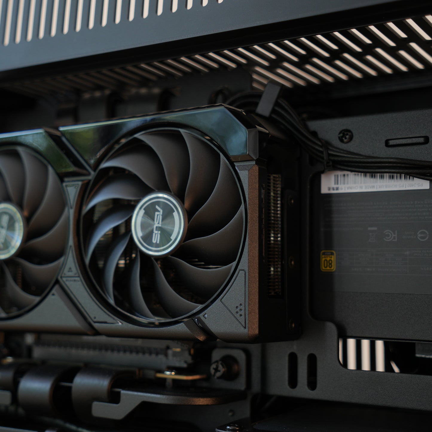 Rune Two | RTX 5070 12GB + Ryzen 7 7800X3D | Ready-to-Go Gaming PC | PC36