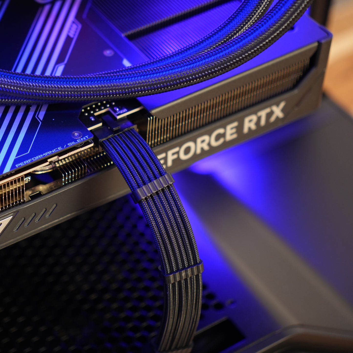 Sval Two | RX 9070 XT 16GB + Ryzen 7 7700 | Ready-to-Go Gaming PC | PC36