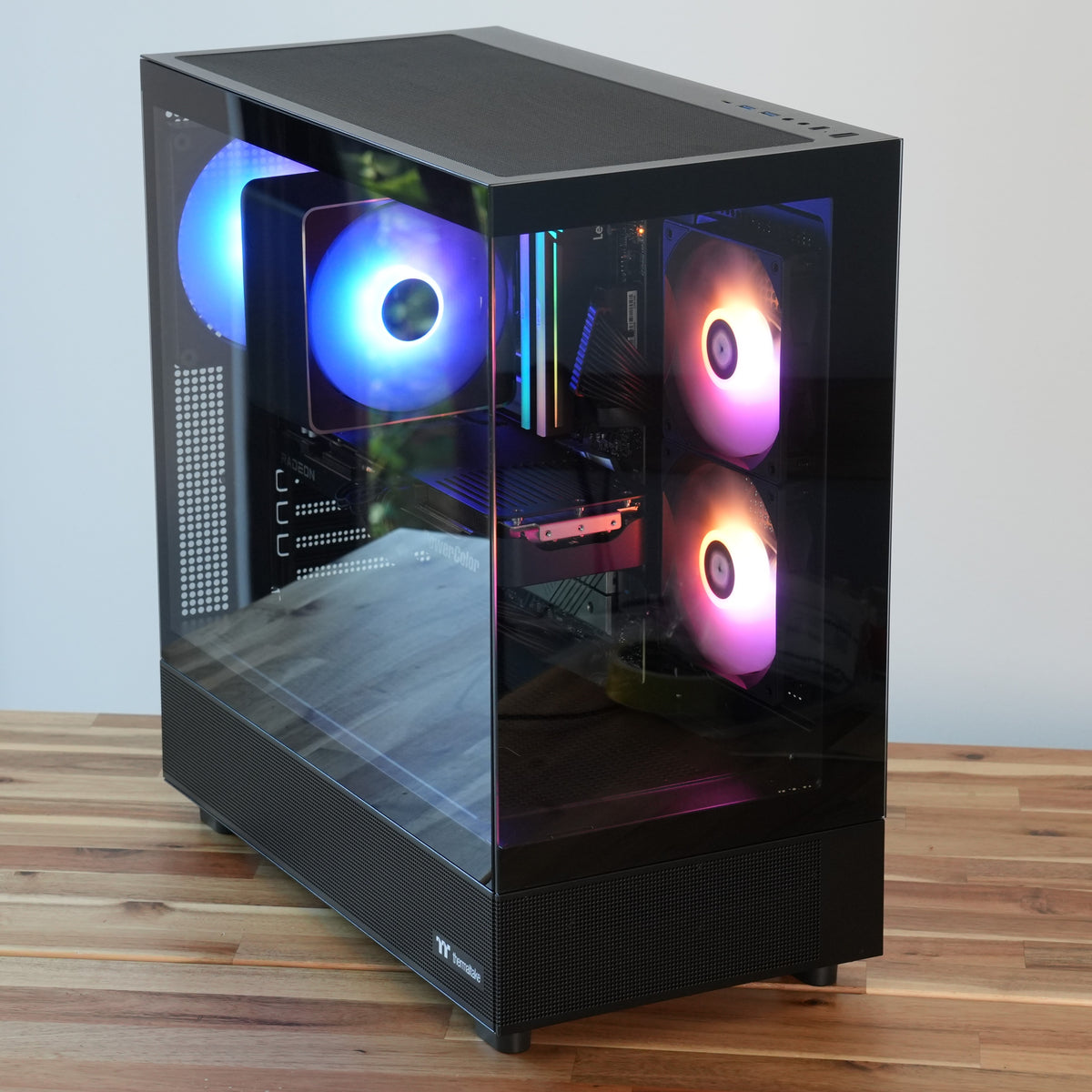 Vivarium | RX 9070 XT 16GB + Ryzen 5 9600X + 32GB DDR5 | Ready-to-Go Gaming PC | PC36