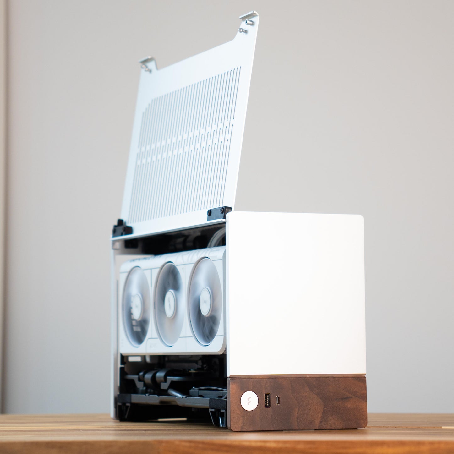 Lumen Zenith | RTX 5080 + Ryzen 7 7800X3D | Ready-to-Go Gaming PC | PC36