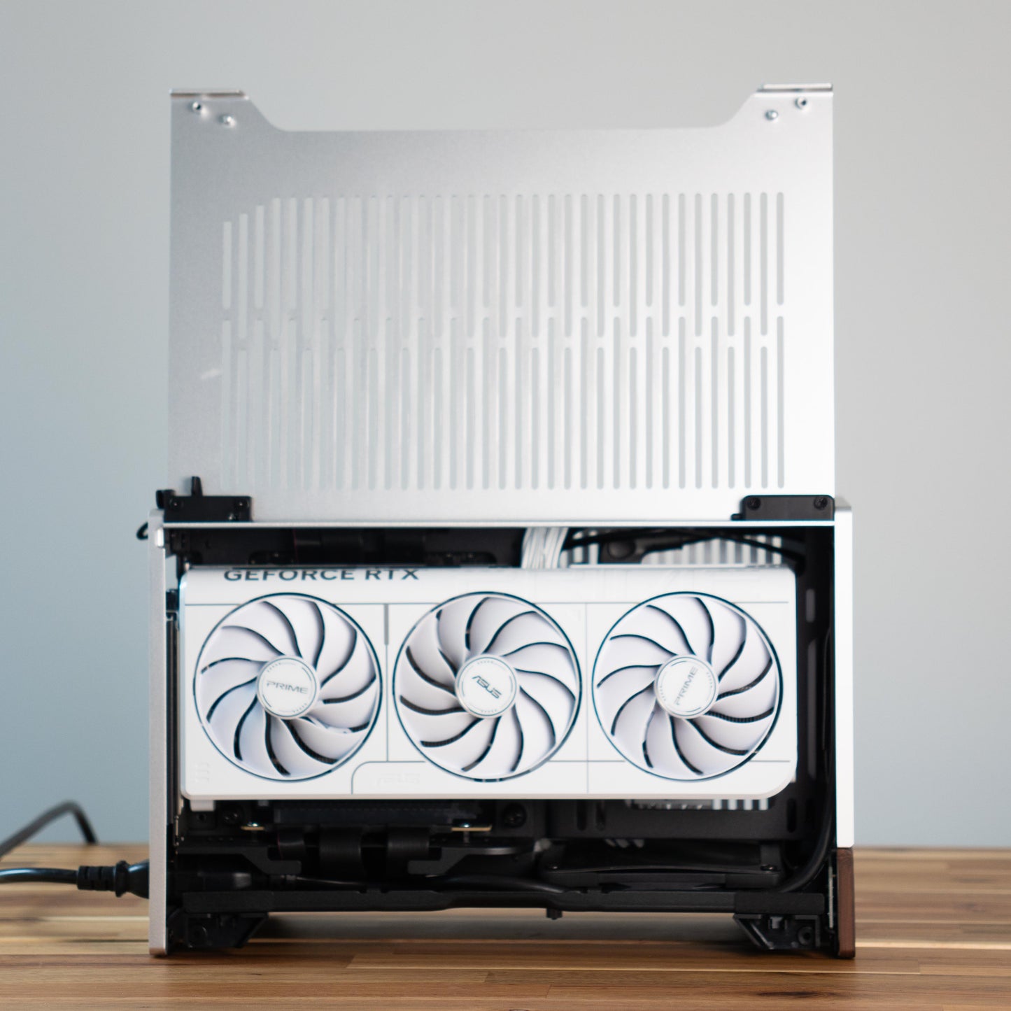 Lumen Zenith | RTX 5080 + Ryzen 7 7800X3D | Ready-to-Go Gaming PC | PC36