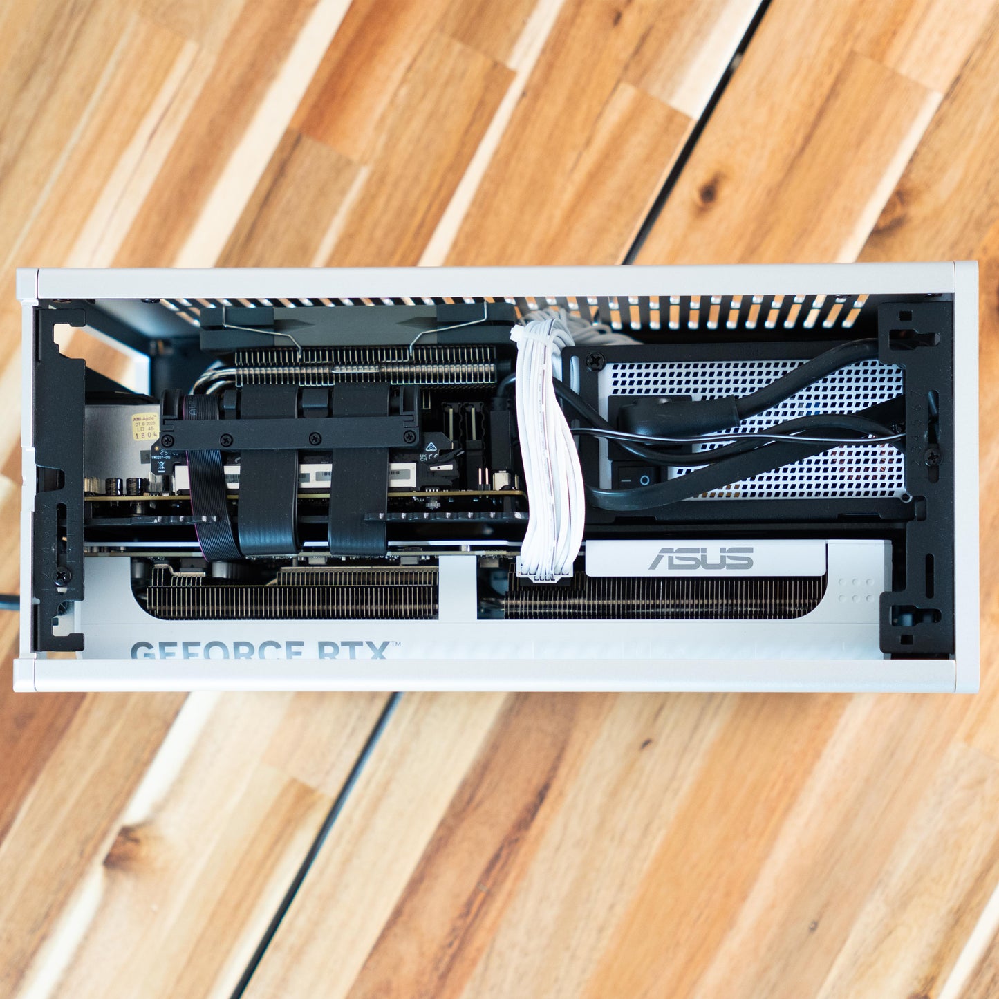 Lumen Zenith | RTX 5080 + Ryzen 7 7800X3D | Ready-to-Go Gaming PC | PC36