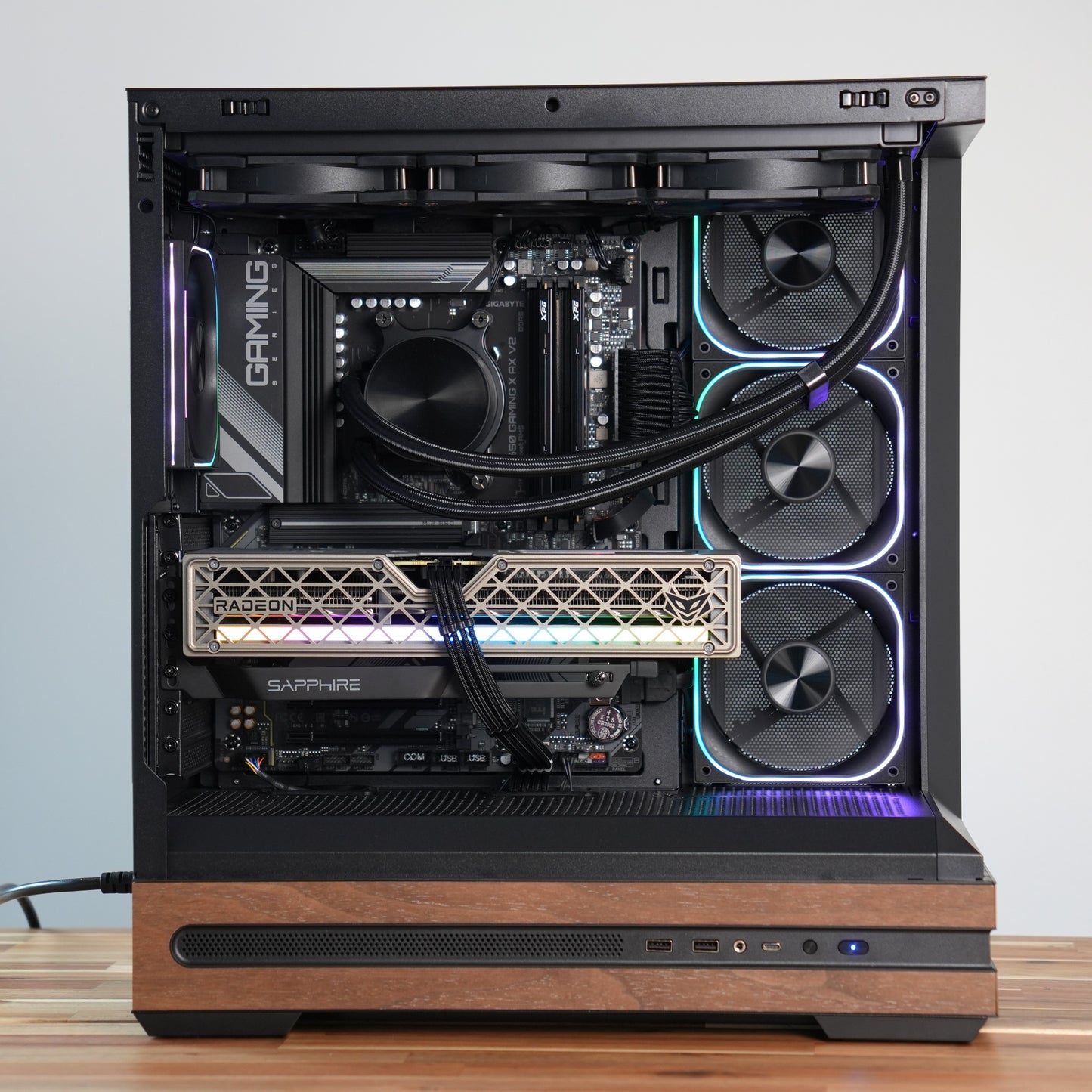 Elegance Vale | Radeon RX 9060 XT 16GB + Ryzen 7 7700 | Ready-to-Go Gaming PC | PC36