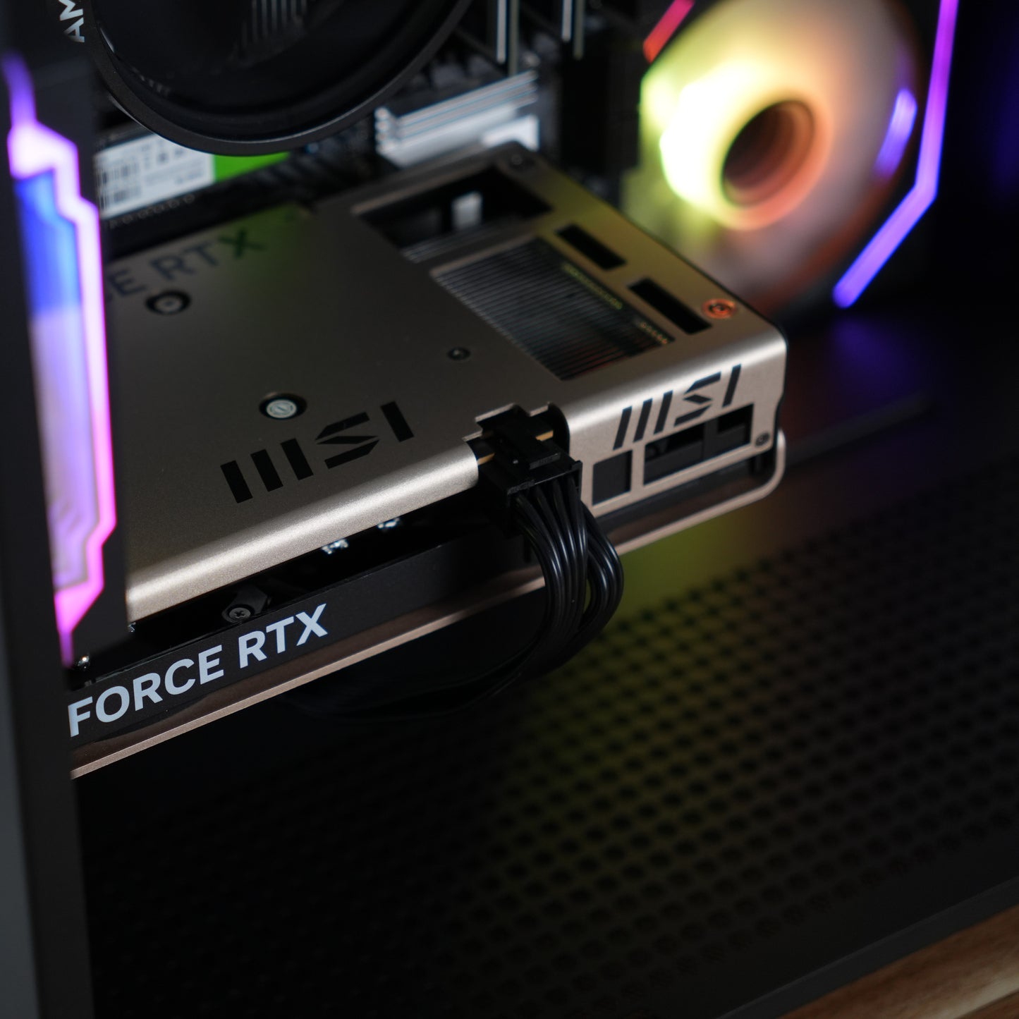 Glas | RTX 5060 + Ryzen 5 5500 | Ready-to-Go Gaming PC | PC36