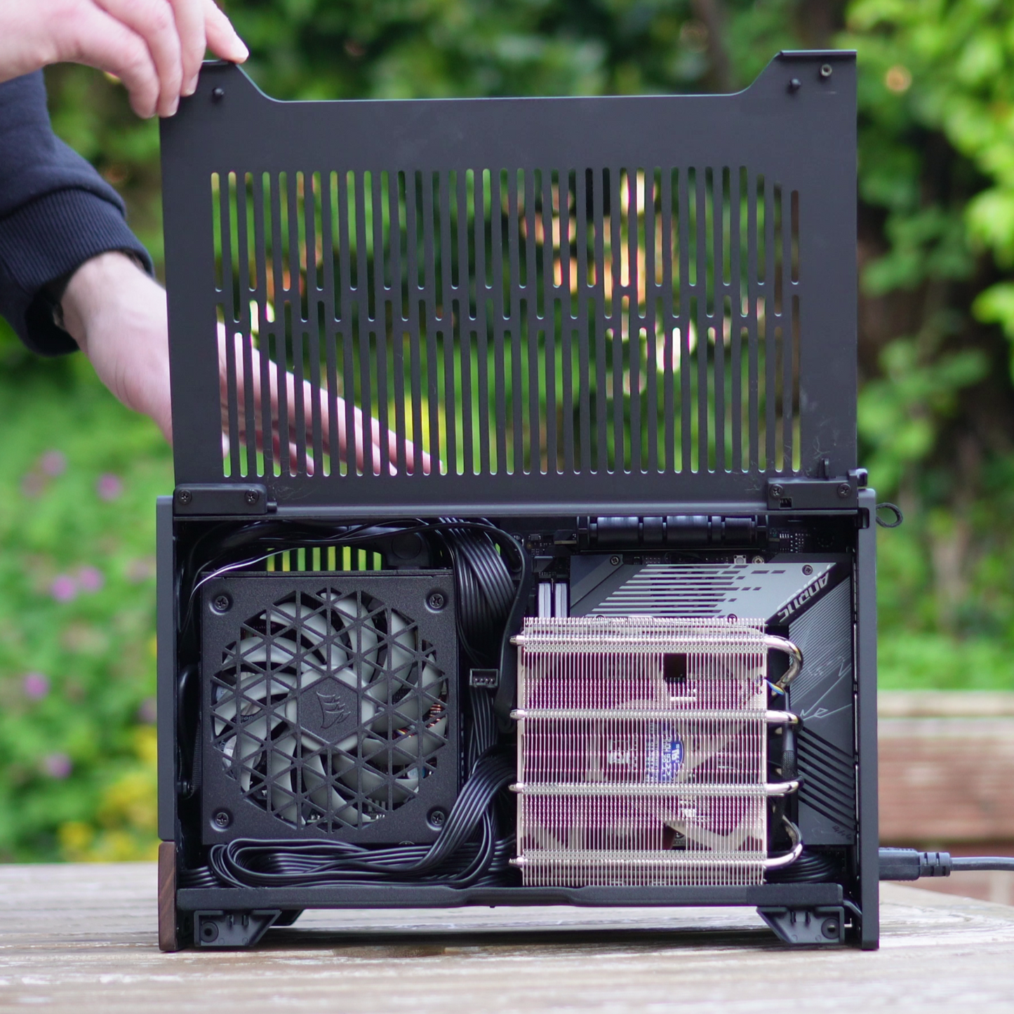 Scandi CORE | Radeon RX 9060 XT 16GB + Ryzen 5 7600 | Ready-to-Go Gaming PC | PC36